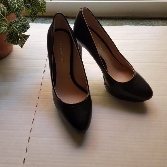 Gianni Bini Shoes - Gianni Bini Black High Heel Pumps